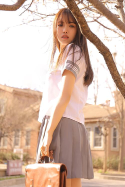 本庄优花作品浏览界面